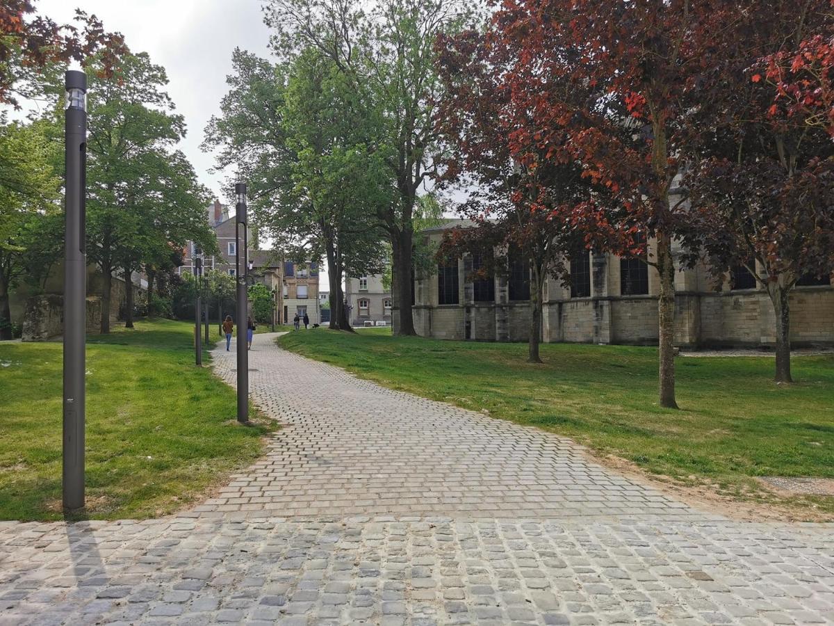 Elegance & Confort - Appart Pres Caves Au Coeur De Reims Eksteriør billede